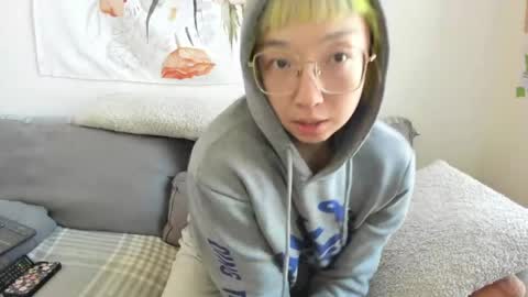 Snapshot of luxgray chatting on April 11, 6:45 pm LuxGray online show from April 11, 6:45 pm