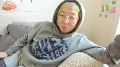 Snapshot of luxgray chatting on April 12, 5:18 pm LuxGray online show from April 12, 5:18 pm