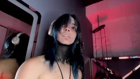 Luxiel 3 online show from April 18, 5:44 am