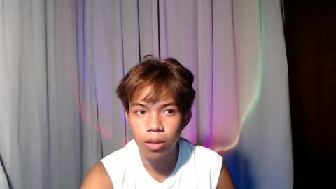Snapshot of luxirfy_xx chatting on May 23, 7:18 pm luxirfy online show from May 23, 7:18 pm