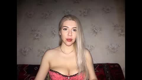 Snapshot of luxsonyastar chatting on May 10, 8:03 pm LuxSonyaStar online show from May 10, 8:03 pm