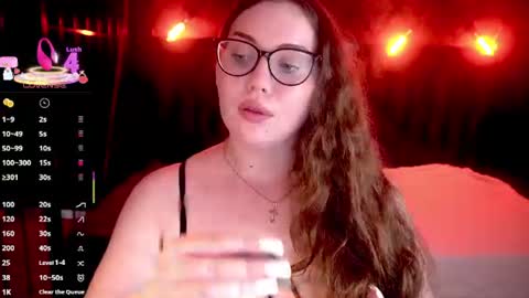 Snapshot of luxsopphia_ chatting on June 11, 12:36 pm luxsopphia_ online show from June 11, 12:36 pm