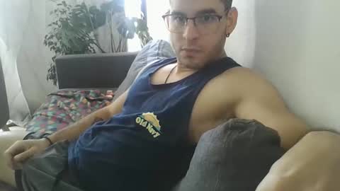 Snapshot of luzardol chatting on March 9, 4:00 pm luzardol online show from March 9, 4:00 pm