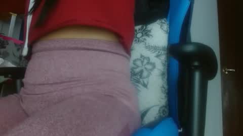 Snapshot of luzzy_cam chatting on April 26, 9:12 pm luzzy I hope your visit and that we manage to get very hot online show from April 26, 9:12 pm