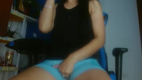 Snapshot of luzzy_cam chatting on May 6, 10:37 pm luzzy I hope your visit and that we manage to get very hot online show from May 6, 10:37 pm