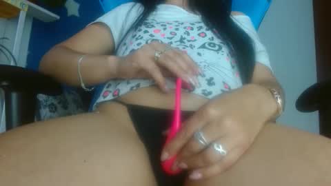 Snapshot of luzzy_cam chatting on May 14, 9:43 pm luzzy I hope your visit and that we manage to get very hot online show from May 14, 9:43 pm