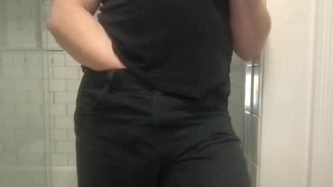 lvguynextdoor440656 online show from March 9, 10:25 pm