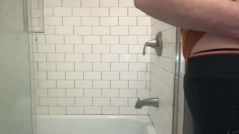 lvguynextdoor440656 online show from March 15, 4:18 am