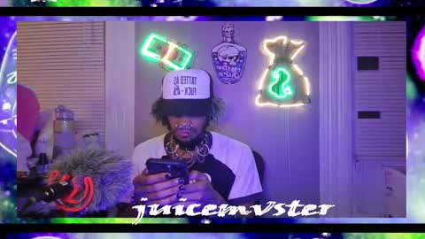 Snapshot of lxrdhxkvgemvsterjuice chatting on October 6, 3:04 am lxrdhxkvgemvsterjuice online show from October 6, 3:04 am