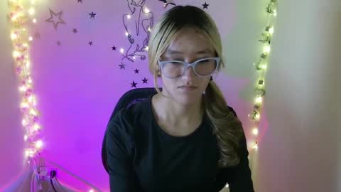 Snapshot of lya_ch chatting on May 12, 11:35 pm Call me Lia online show from May 12, 11:35 pm