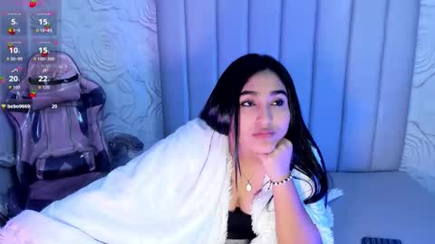 Snapshot of lya_dubois_ chatting on March 1, 5:20 am LYA DUBOIS online show from March 1, 5:20 am