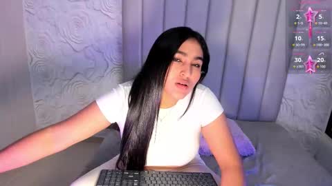 LYA DUBOIS  online show from March 5, 11:23 pm