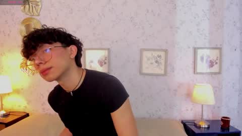 Snapshot of lyan_twink chatting on July 7, 7:40 pm Lyan online show from July 7, 7:40 pm