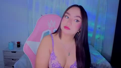 Snapshot of lyavalmont chatting on May 19, 10:49 pm lyavalmont online show from May 19, 10:49 pm
