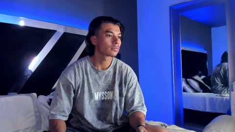 Snapshot of lycan_mushu chatting on June 2, 3:41 am Lycan online show from June 2, 3:41 am