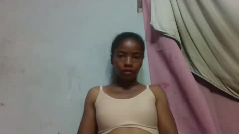 lydie856696 online show from April 21, 2:37 am