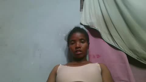 Snapshot of lydie856696 chatting on April 27, 8:23 am lydie856696 online show from April 27, 8:23 am