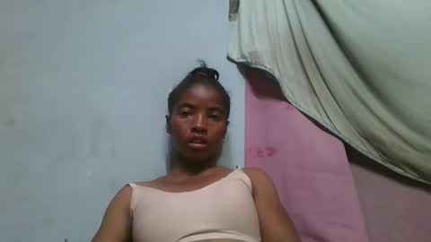 Snapshot of lydie856696 chatting on April 28, 2:44 pm lydie856696 online show from April 28, 2:44 pm