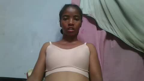 Snapshot of lydie856696 chatting on April 29, 4:27 am lydie856696 online show from April 29, 4:27 am