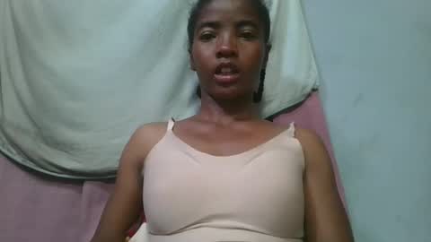 Snapshot of lydie856696 chatting on April 29, 4:33 pm lydie856696 online show from April 29, 4:33 pm
