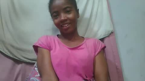 Snapshot of lydie856696 chatting on May 6, 4:52 am lydie856696 online show from May 6, 4:52 am