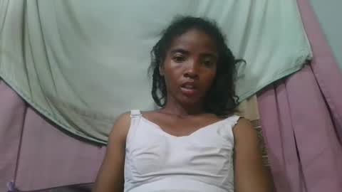 Snapshot of lydie856696 chatting on May 8, 7:08 pm lydie856696 online show from May 8, 7:08 pm