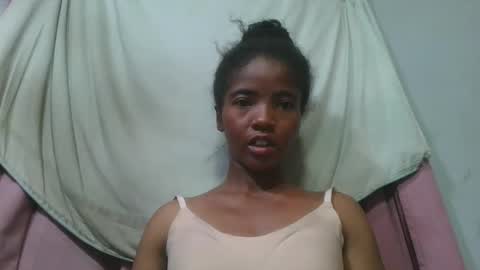 Snapshot of lydie856696 chatting on May 10, 7:30 pm lydie856696 online show from May 10, 7:30 pm