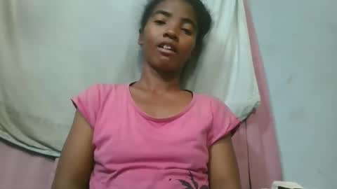Snapshot of lydie856696 chatting on May 14, 8:10 am lydie856696 online show from May 14, 8:10 am