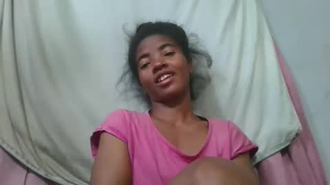 Snapshot of lydie856696 chatting on May 15, 8:38 pm lydie856696 online show from May 15, 8:38 pm