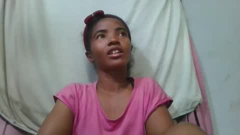 Snapshot of lydie856696 chatting on May 16, 8:44 am lydie856696 online show from May 16, 8:44 am