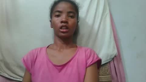 Snapshot of lydie856696 chatting on May 16, 10:58 am lydie856696 online show from May 16, 10:58 am