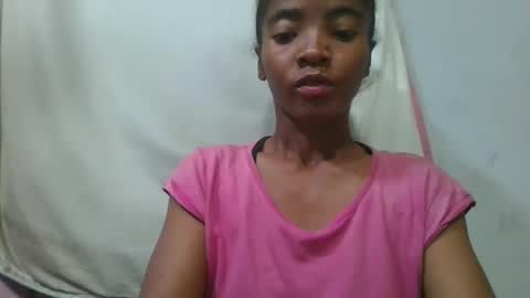 Snapshot of lydie856696 chatting on May 18, 2:18 am lydie856696 online show from May 18, 2:18 am