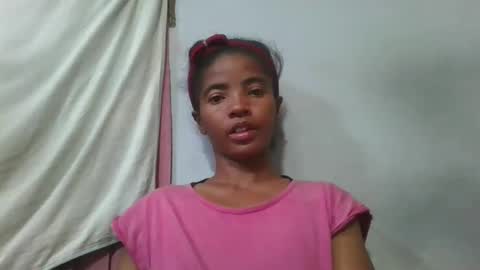 Snapshot of lydie856696 chatting on May 18, 4:46 pm lydie856696 online show from May 18, 4:46 pm