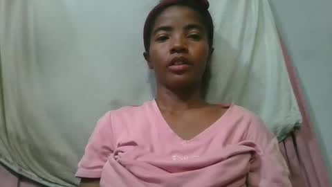 Snapshot of lydie856696 chatting on May 26, 4:36 pm lydie856696 online show from May 26, 4:36 pm