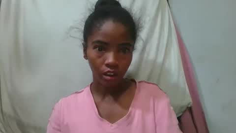 Snapshot of lydie856696 chatting on May 28, 2:42 am lydie856696 online show from May 28, 2:42 am