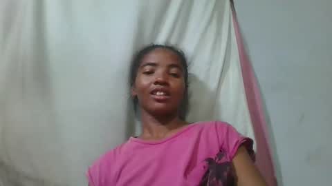 Snapshot of lydie856696 chatting on May 31, 3:41 pm lydie856696 online show from May 31, 3:41 pm