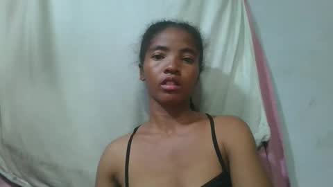 Snapshot of lydie856696 chatting on May 31, 6:09 pm lydie856696 online show from May 31, 6:09 pm