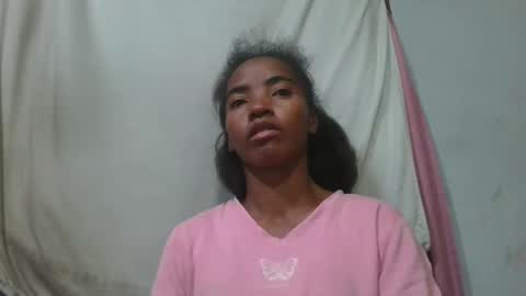 Snapshot of lydie856696 chatting on June 3, 8:50 am lydie856696 online show from June 3, 8:50 am