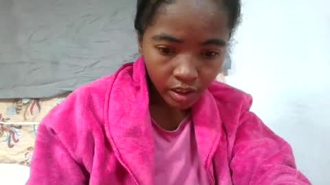 Snapshot of lydie856696 chatting on July 23, 3:43 pm lydie856696 online show from July 23, 3:43 pm