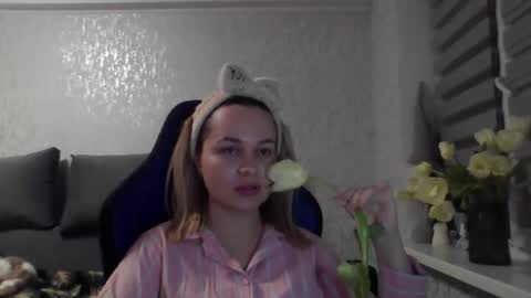 Tina online show from March 14, 9:09 pm