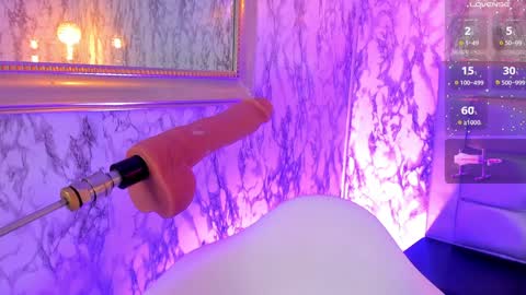 Lyen Rae  online show from December 18, 2:10 am