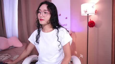 Snapshot of lyhana_lee chatting on May 3, 1:28 pm Lyhana Lee online show from May 3, 1:28 pm