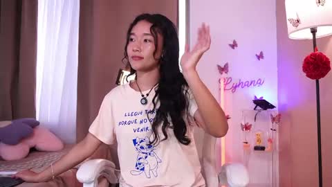 Snapshot of lyhana_lee chatting on May 9, 2:44 pm Lyhana Lee online show from May 9, 2:44 pm