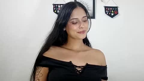 Snapshot of lyla205 chatting on February 27, 2:32 am lyla online show from February 27, 2:32 am