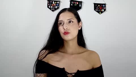 Snapshot of lyla205 chatting on October 6, 3:48 am lyla online show from October 6, 3:48 am