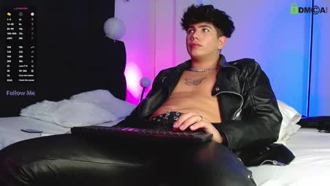 Lyle Bennett Freelance Model online show from October 23, 11:09 am