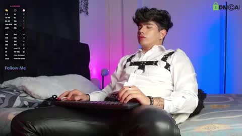 Lyle Bennett Freelance Model online show from October 26, 10:54 am