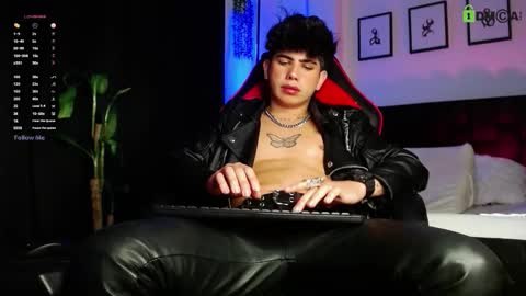 Lyle Bennett Freelance Model online show from March 18, 2:20 pm