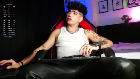 Lyle Bennett Freelance Model online show from April 6, 10:38 am