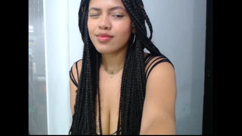 Snapshot of lylii_evans chatting on December 28, 12:57 am lylii_evans online show from December 28, 12:57 am